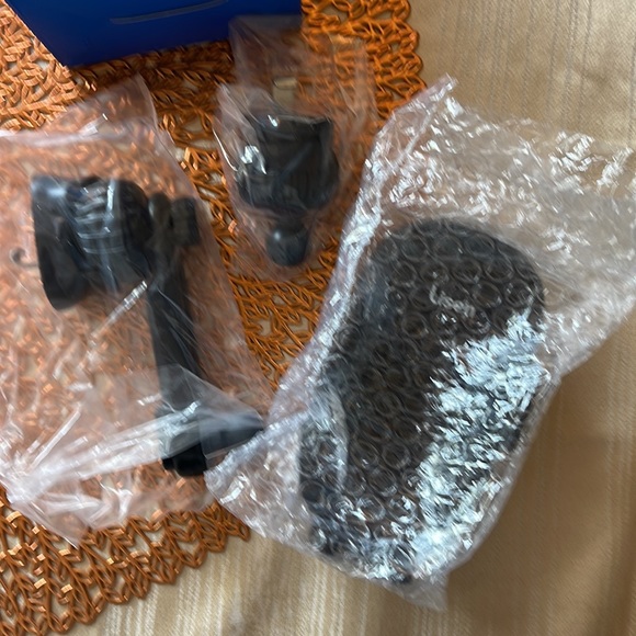 Sale 5 items for $20😎 SALE Car, phone holder. Brand new never used. - Picture 4 of 5